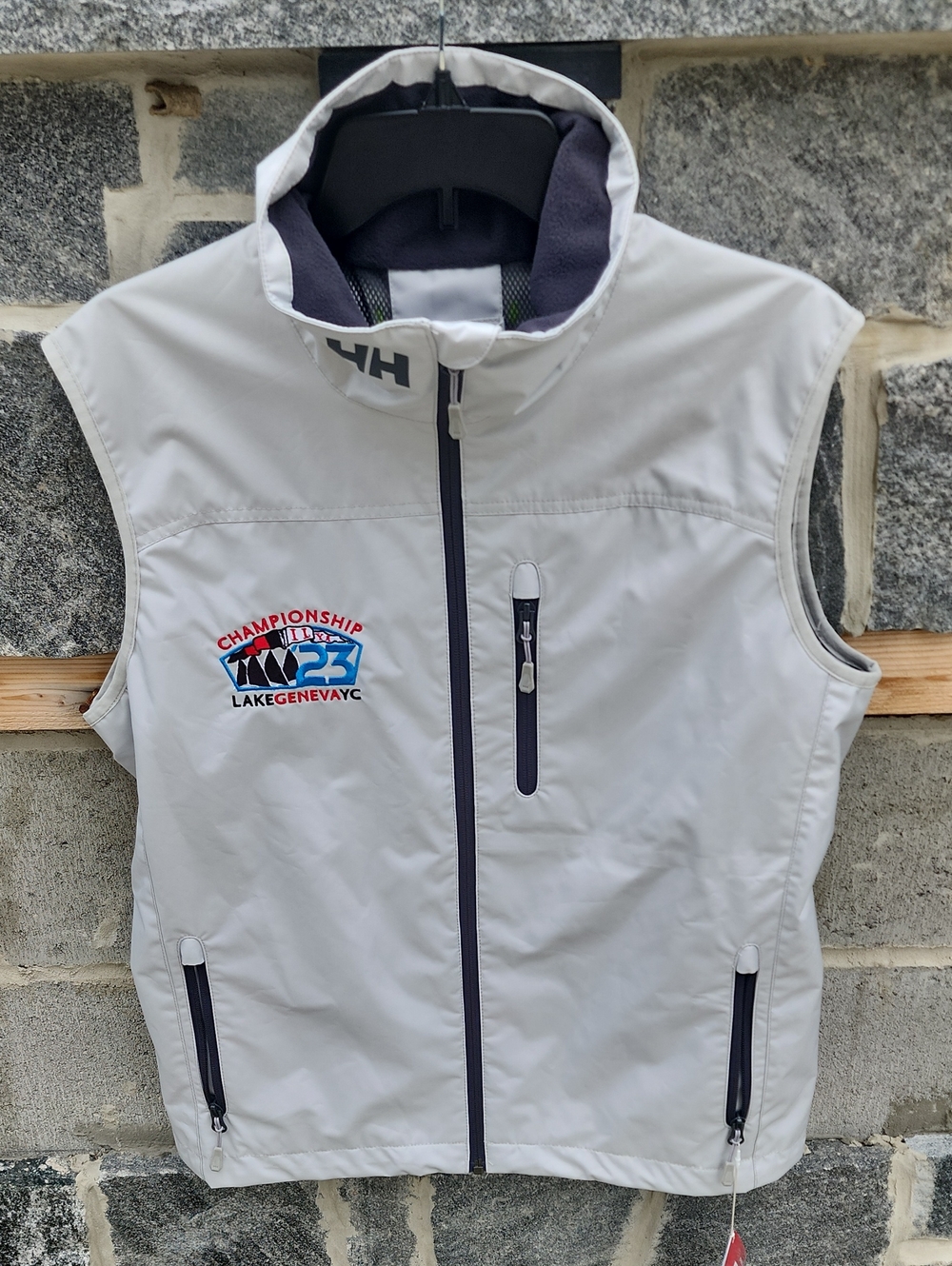 NWT Helly Hansen Crew Vest In Grey Fog size Medium Regular